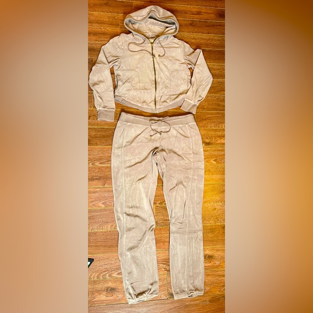 Plush & Lush Women's 2 piece brown velour tracksuit